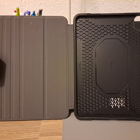 Targus Ipad Air cover - Picture 2 of 3